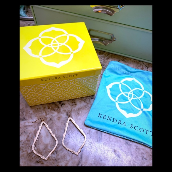 Kendra Scott Jewelry - Kendra Scott Sophie earrings